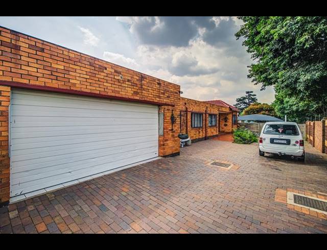 4 BEDROOM HOUSE FOR SALE IN HURLYVALE